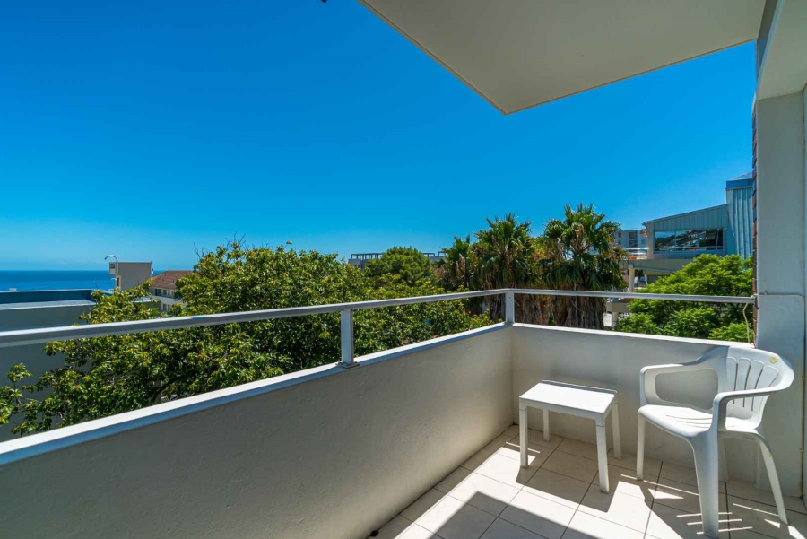 2 Bedroom Property for Sale in Sea Point Western Cape